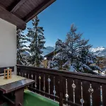 Haus Sonas - With Bedroom & Loft Sleeping Area Апартаменты *