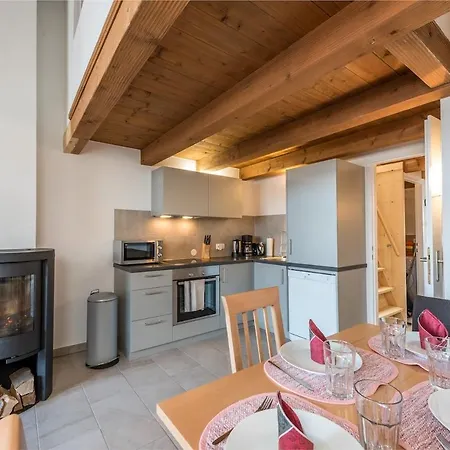 Haus Sonas - With Bedroom & Loft Sleeping Area * Zell am See