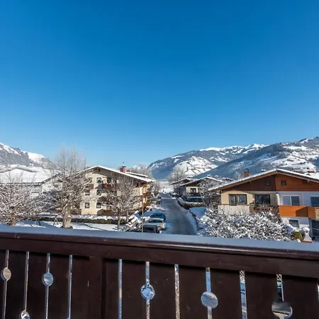 Haus Sonas - With Bedroom & Loft Sleeping Area Apartament