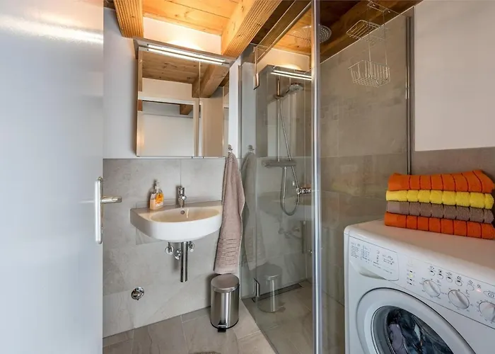 Haus Sonas - With Bedroom & Loft Sleeping Area Lägenhet