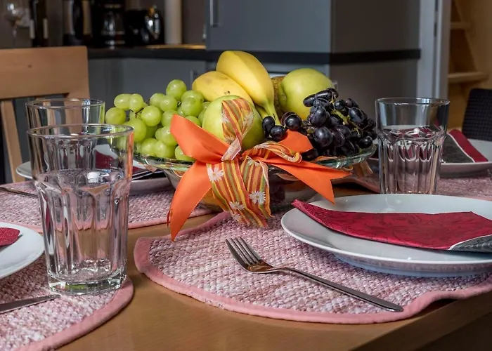 Haus Sonas - With Bedroom & Loft Sleeping Area Lägenhet *