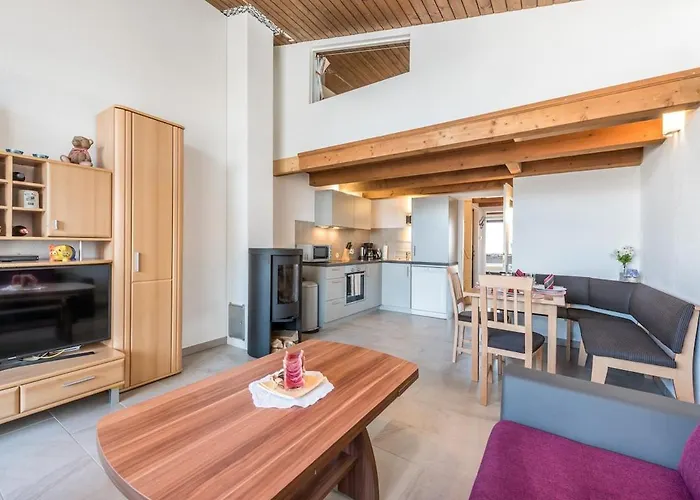 Haus Sonas - With Bedroom & Loft Sleeping Area *