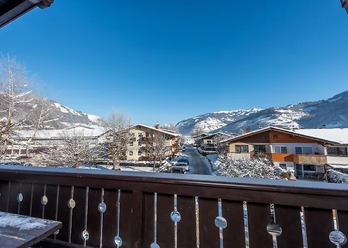 Haus Sonas - With Bedroom & Loft Sleeping Area Appartamento *