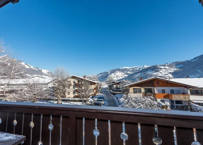 Haus Sonas - With Bedroom & Loft Sleeping Area Appartamento